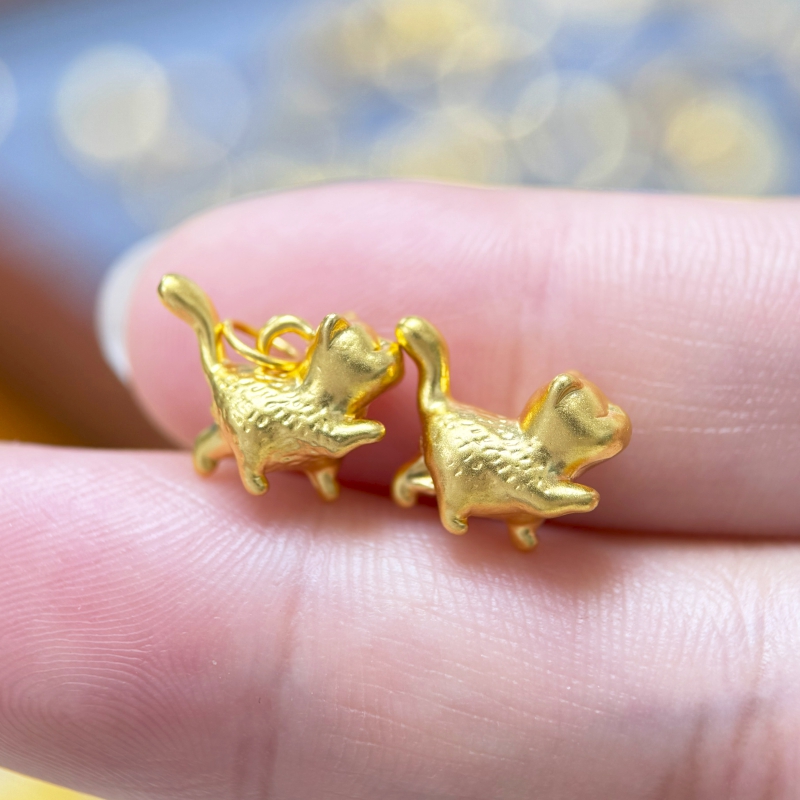 【金哆哆】足金999 傲娇猫中穿5D黄金编绳手串配件硬金猫咪