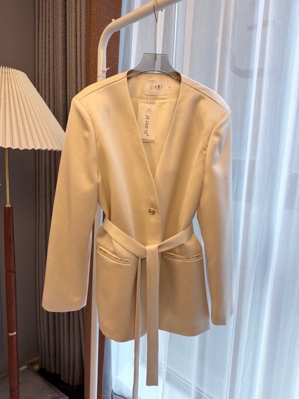 【桃见】高级气质配腰带缎面西装垂坠感百搭通勤宽松显瘦外套