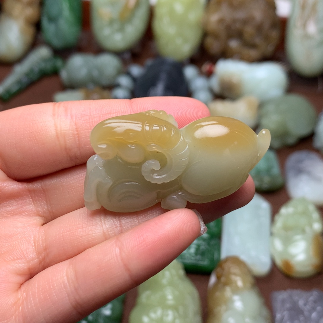 和田玉挂件未镶嵌