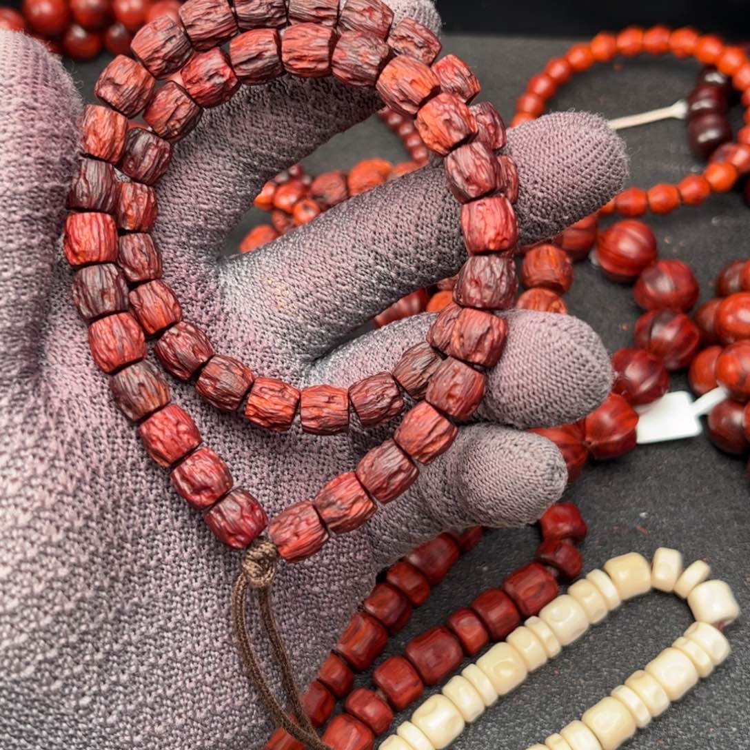 汤***哥檀香紫檀（小叶紫檀）手串百香籽加猛犸三通 活扣