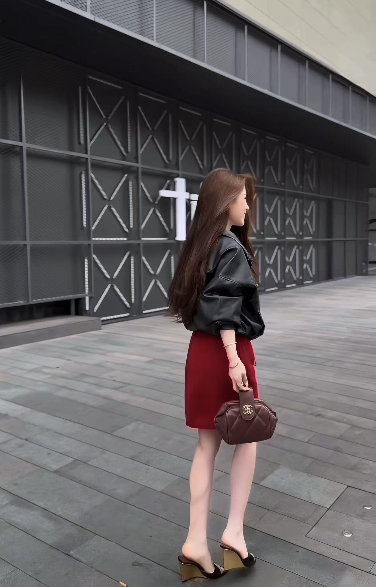 0303 期待很久的黑色皮衣