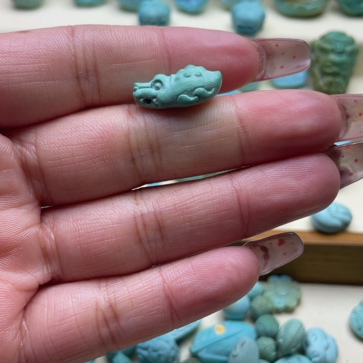 绿松石颈饰未镶嵌