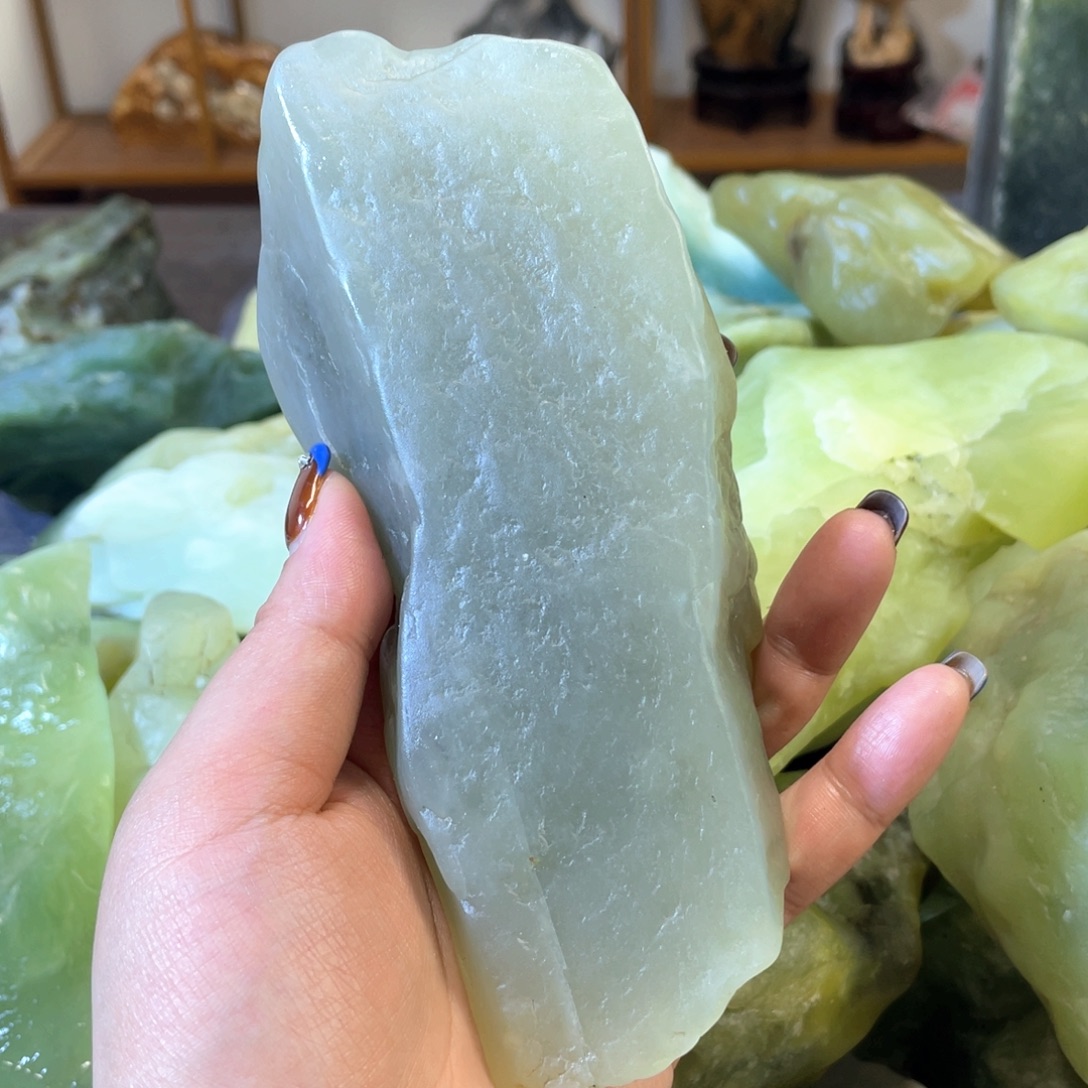 蛇纹石玉未镶嵌中国四大名玉简易