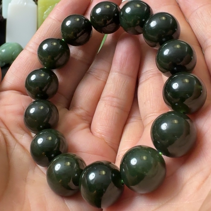 和田玉未镶嵌颈饰老俄料菠菜绿15.6