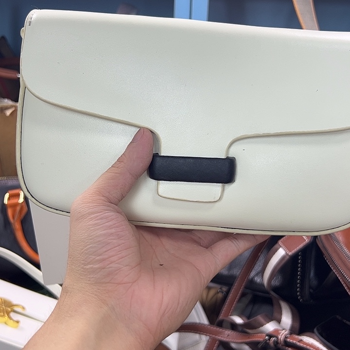 蚕丝羊皮（革）水牛皮（革）