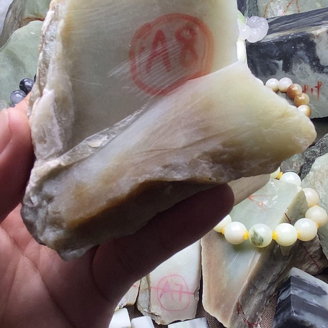 未镶嵌和田玉（糖玉）珠宝奇石蓬***被