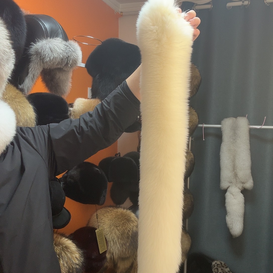 狐狸毛狐狸米白围巾