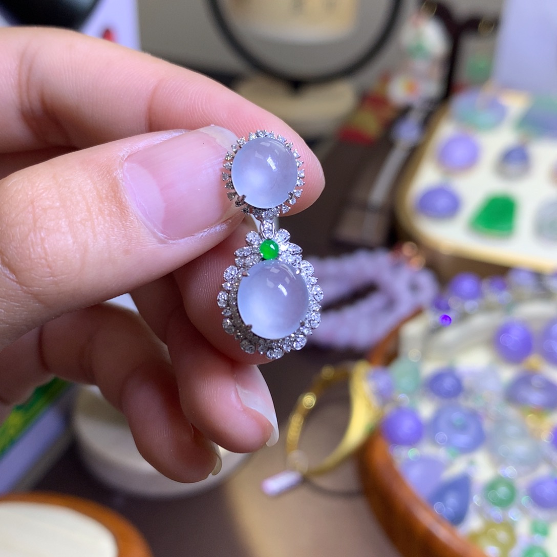 翡翠18K金镶嵌颈饰翡翠