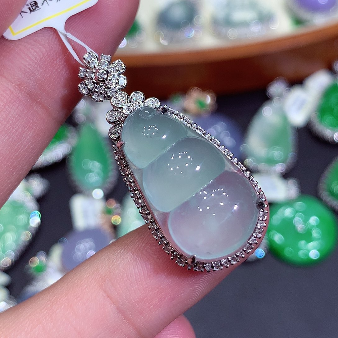 翡翠吊坠(不含链)18K金镶嵌