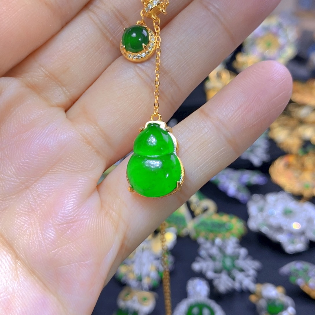 翡翠耳钉银S925镶嵌天然翡翠