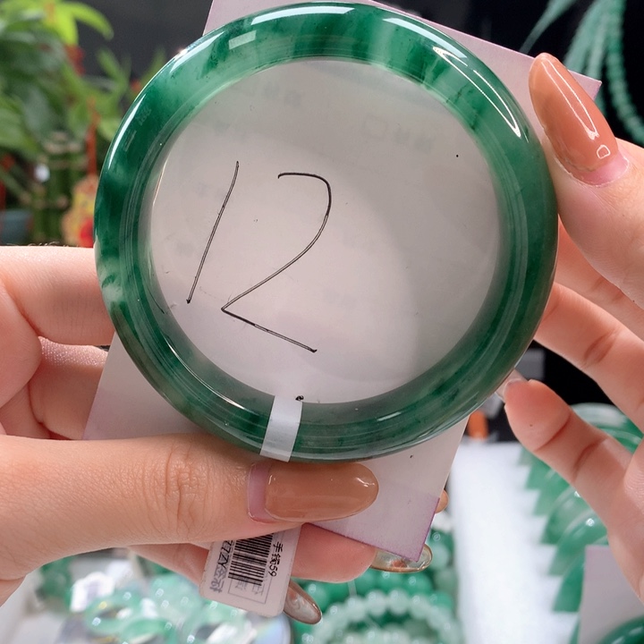 石英质玉手镯未镶嵌天然A货非洲翠