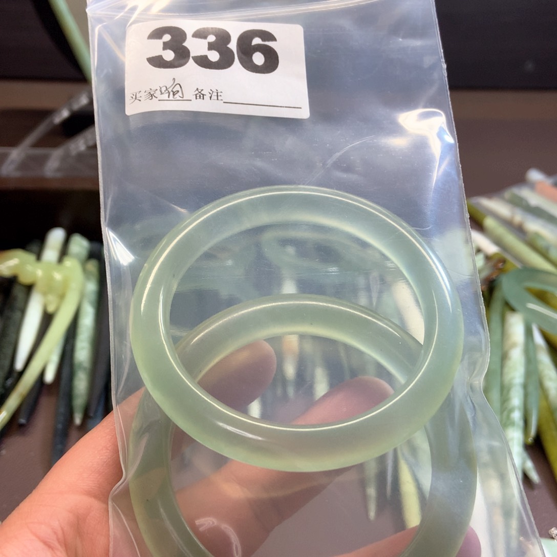 透闪石-蛇纹石玉发饰未镶嵌响*响