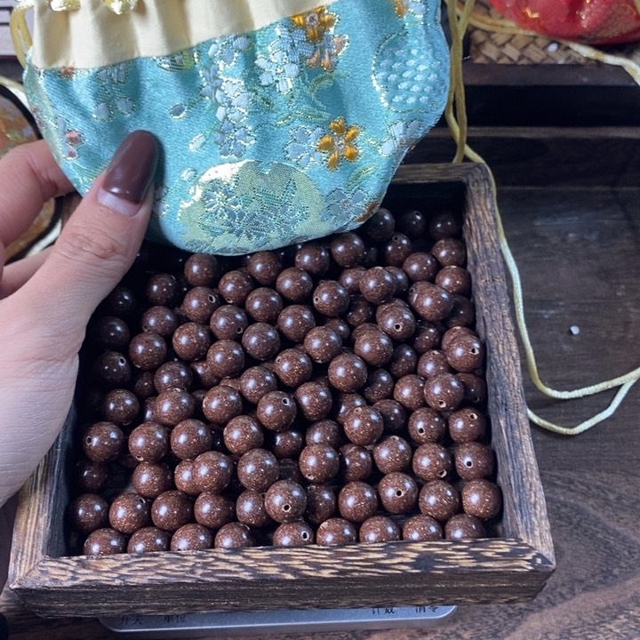 泥塑苍术避yi 香1.0瑕疵珠香包约50克