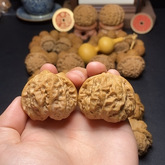 蛤蟆头手把件文玩核桃