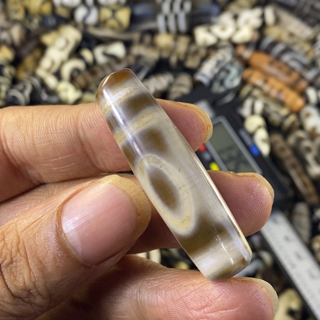 玛瑙/玉髓颈饰未镶嵌老行运灰皮一眼靠山