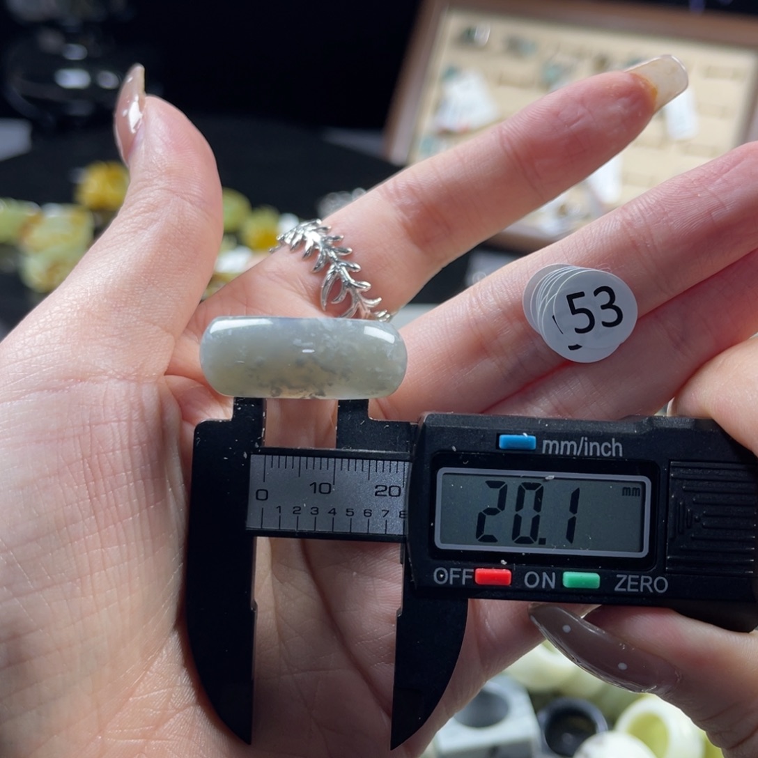 蛇纹石玉未镶嵌戒指