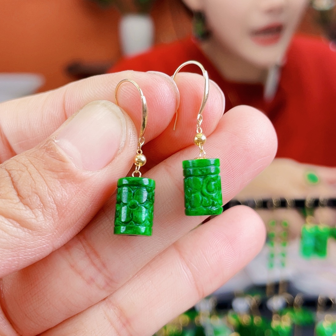 翡翠18K金镶嵌耳饰