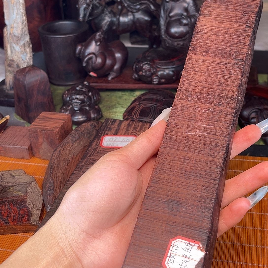 檀香紫檀（小叶紫檀）s纹金星