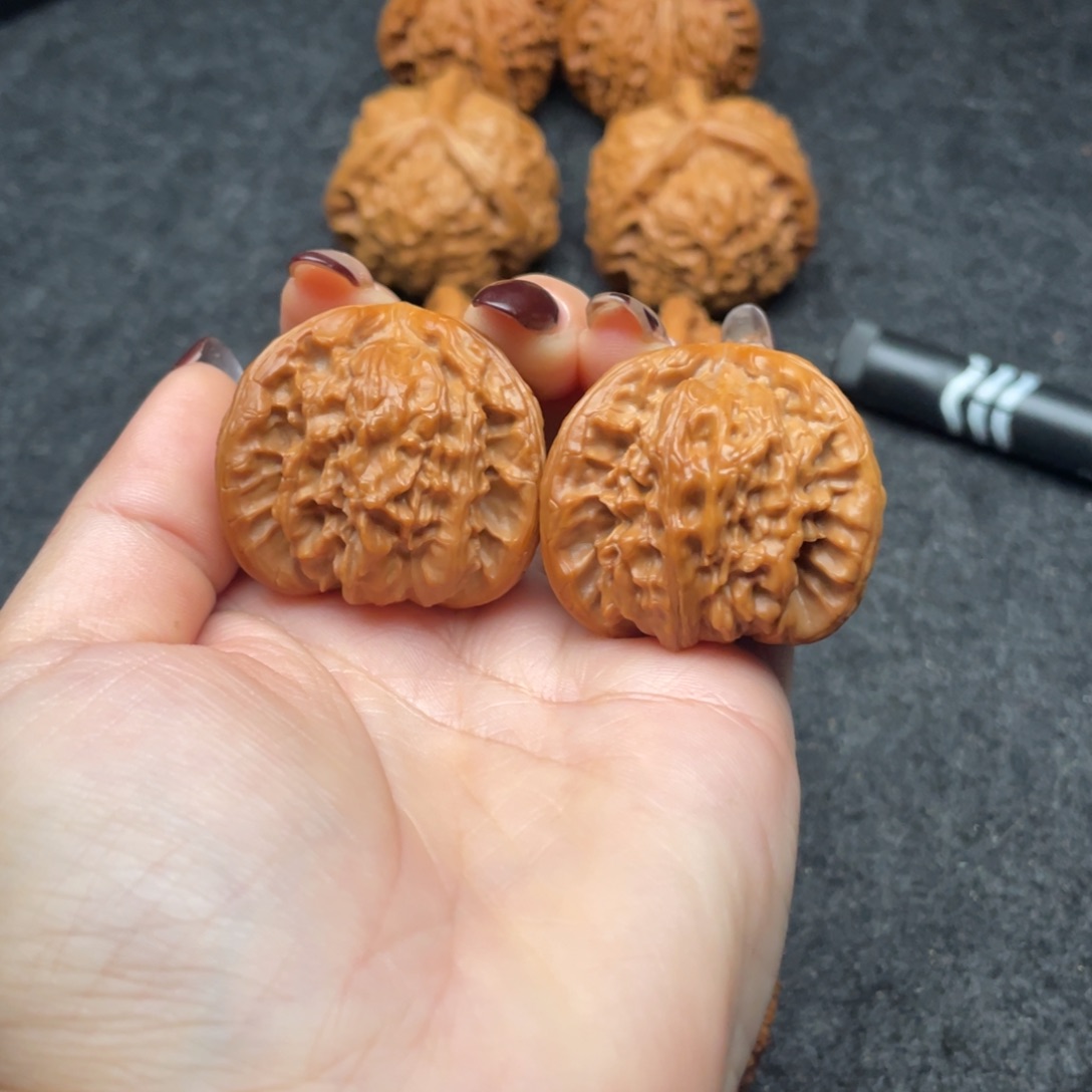 火***火文玩核桃吊坠白狮子