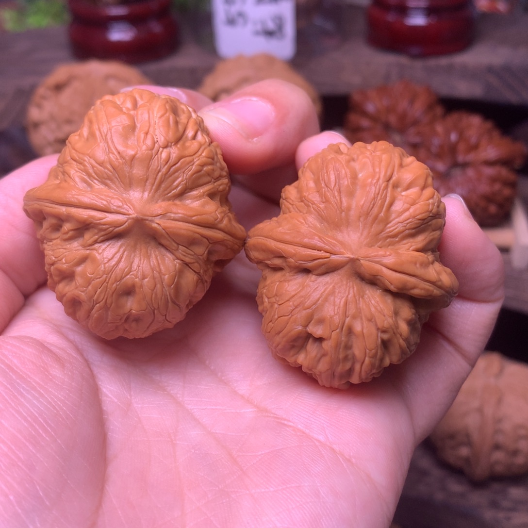 文玩核桃吊坠40元宝