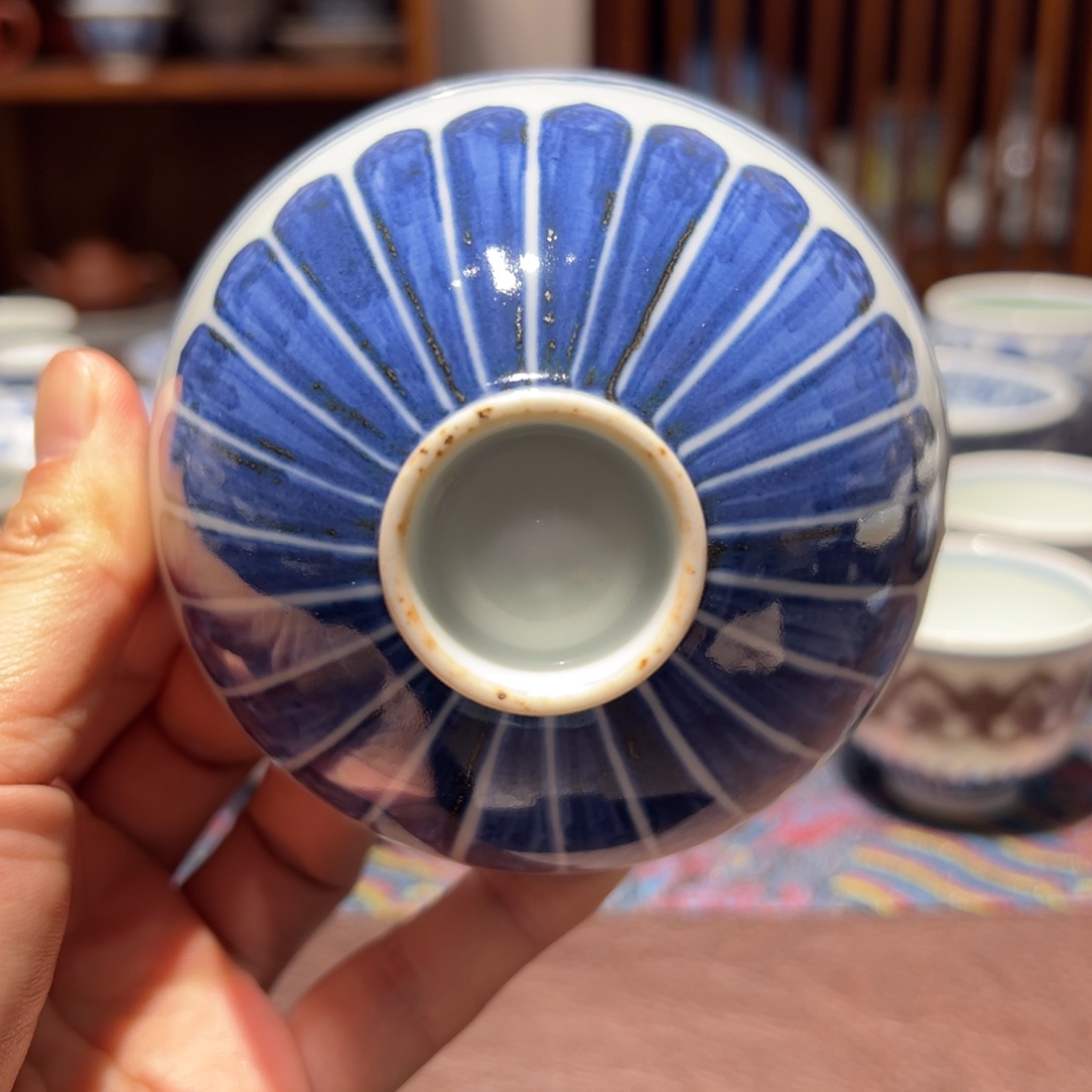 杯青花菊瓣纹宝相鸡心杯口径约10.3厘米