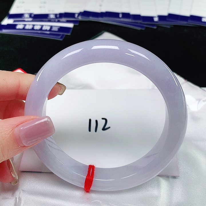 翡翠手镯未镶嵌翡翠手镯未镶嵌