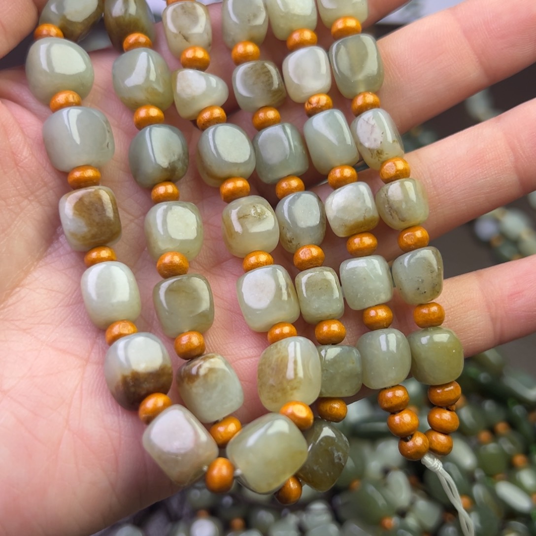 和田玉颈饰未镶嵌