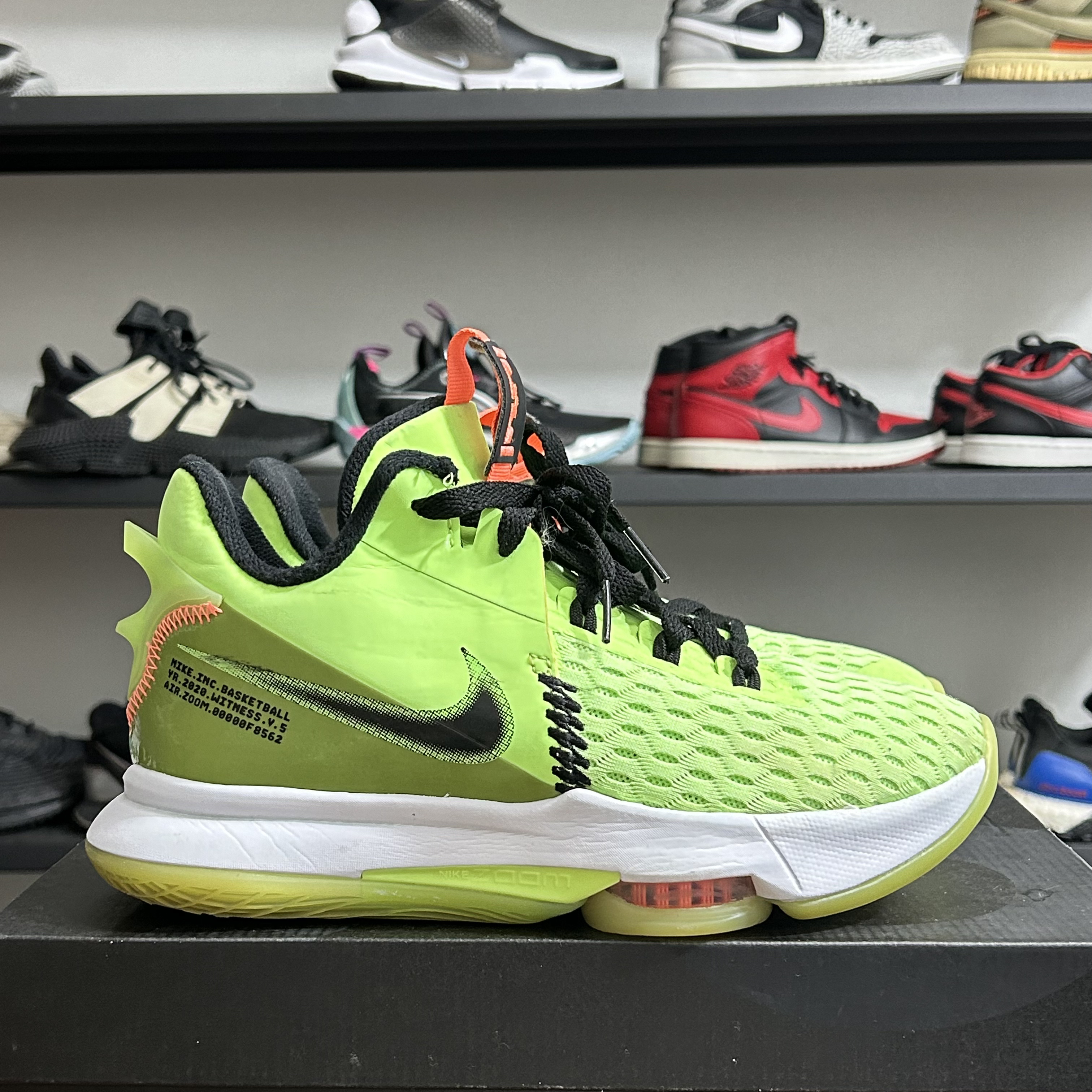40码Nike Lebron Witness 5 詹姆斯 篮球鞋 黑色 二手正品769