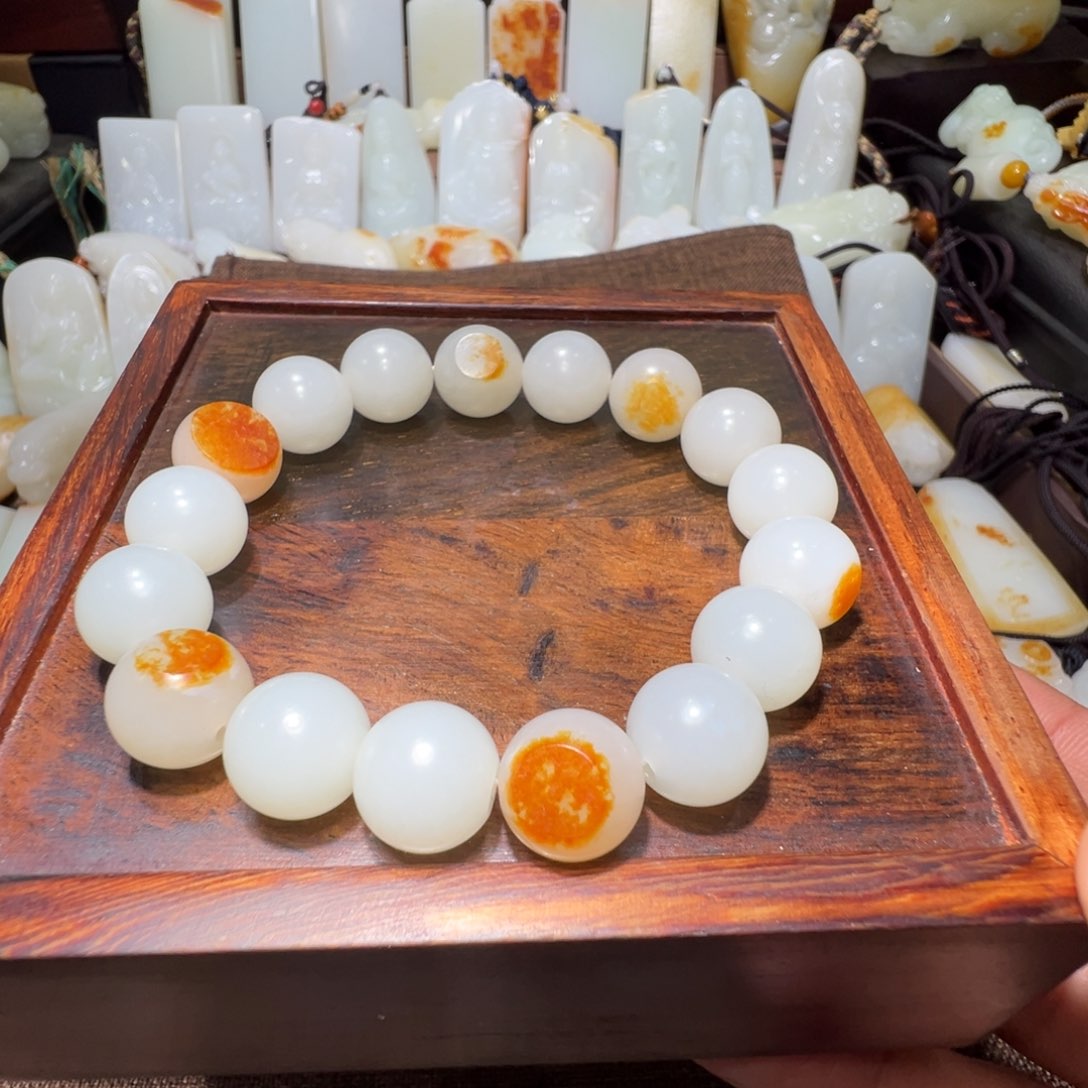 和田玉手串未镶嵌聆****?