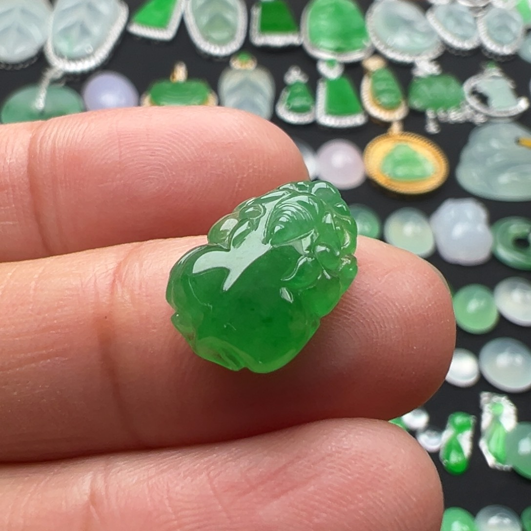 翡翠颈饰未镶嵌貔貅14.3