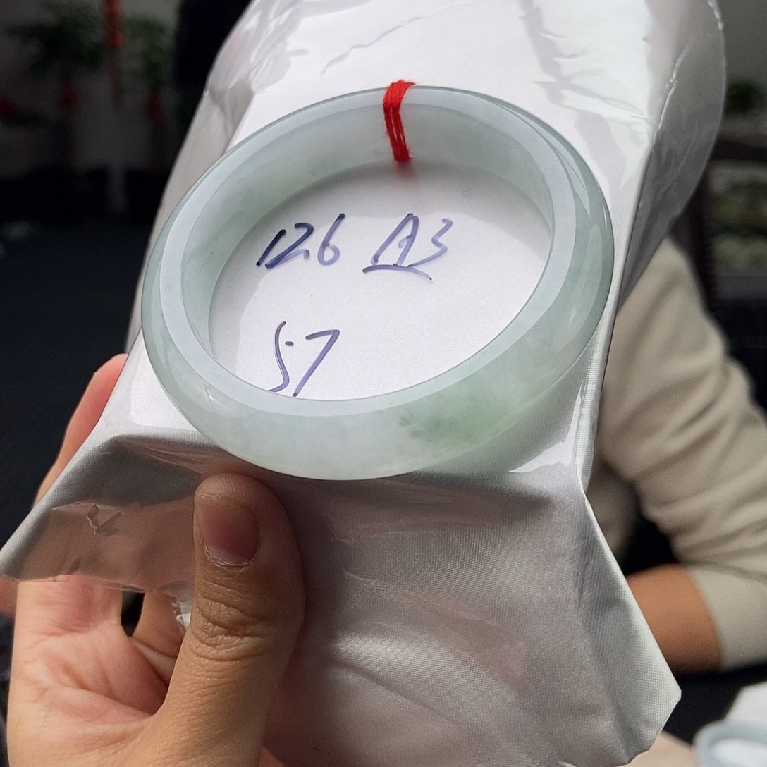 翡翠手镯未镶嵌拍一发一