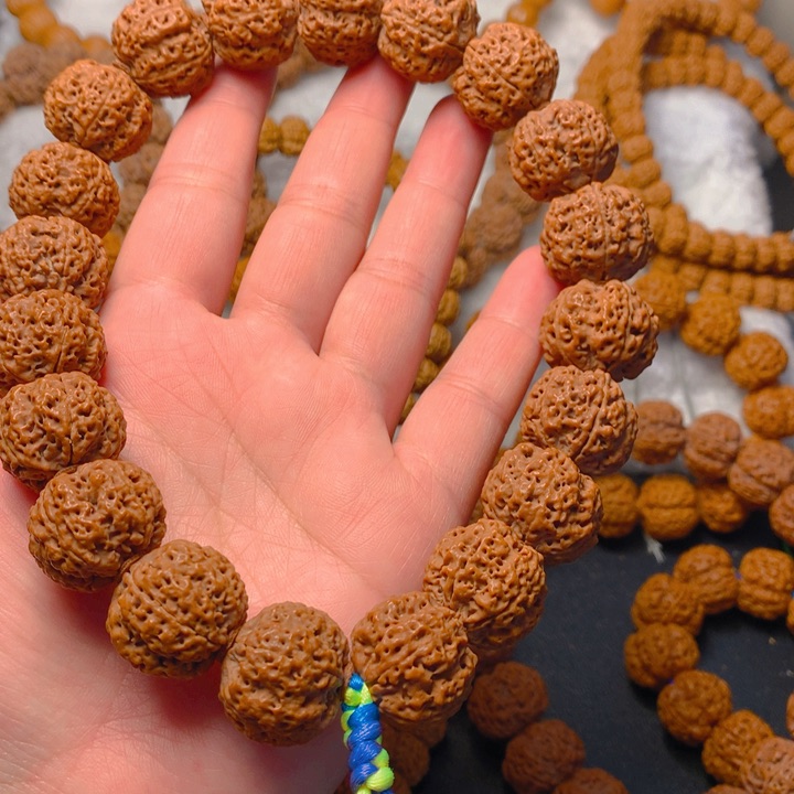 金刚菩提手串浩*       10。 