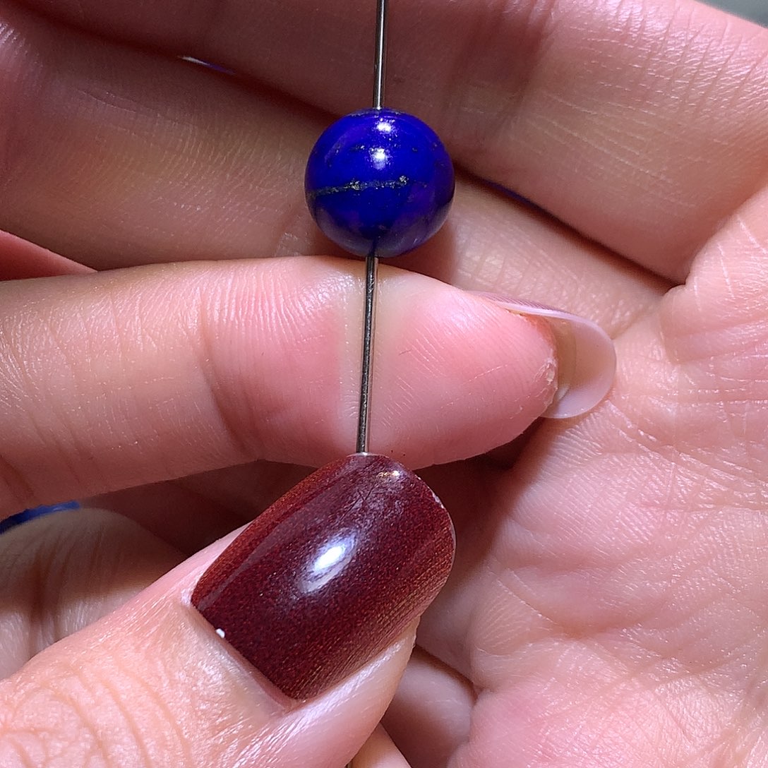 谨****青金石未镶嵌天然原矿单圆珠10.6 m