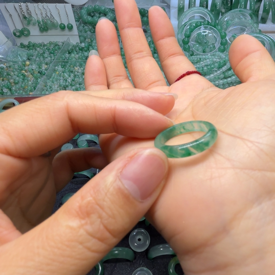 石英质玉（非洲翠）未镶嵌戒指  珠子  手镯冰飘戒指