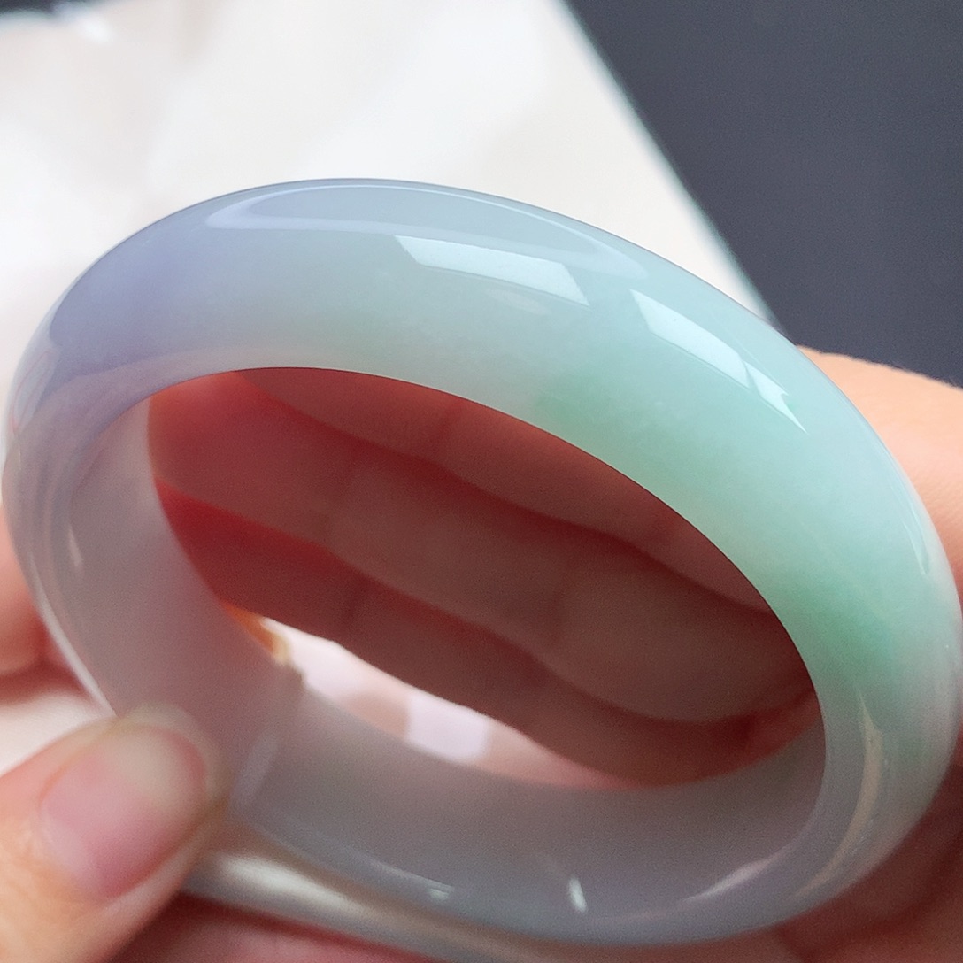 翡翠手镯未镶嵌l n n n n n n n