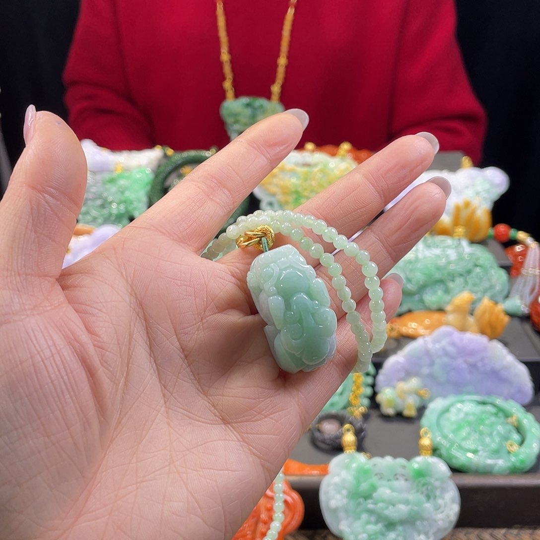 翡翠颈饰未镶嵌代编织