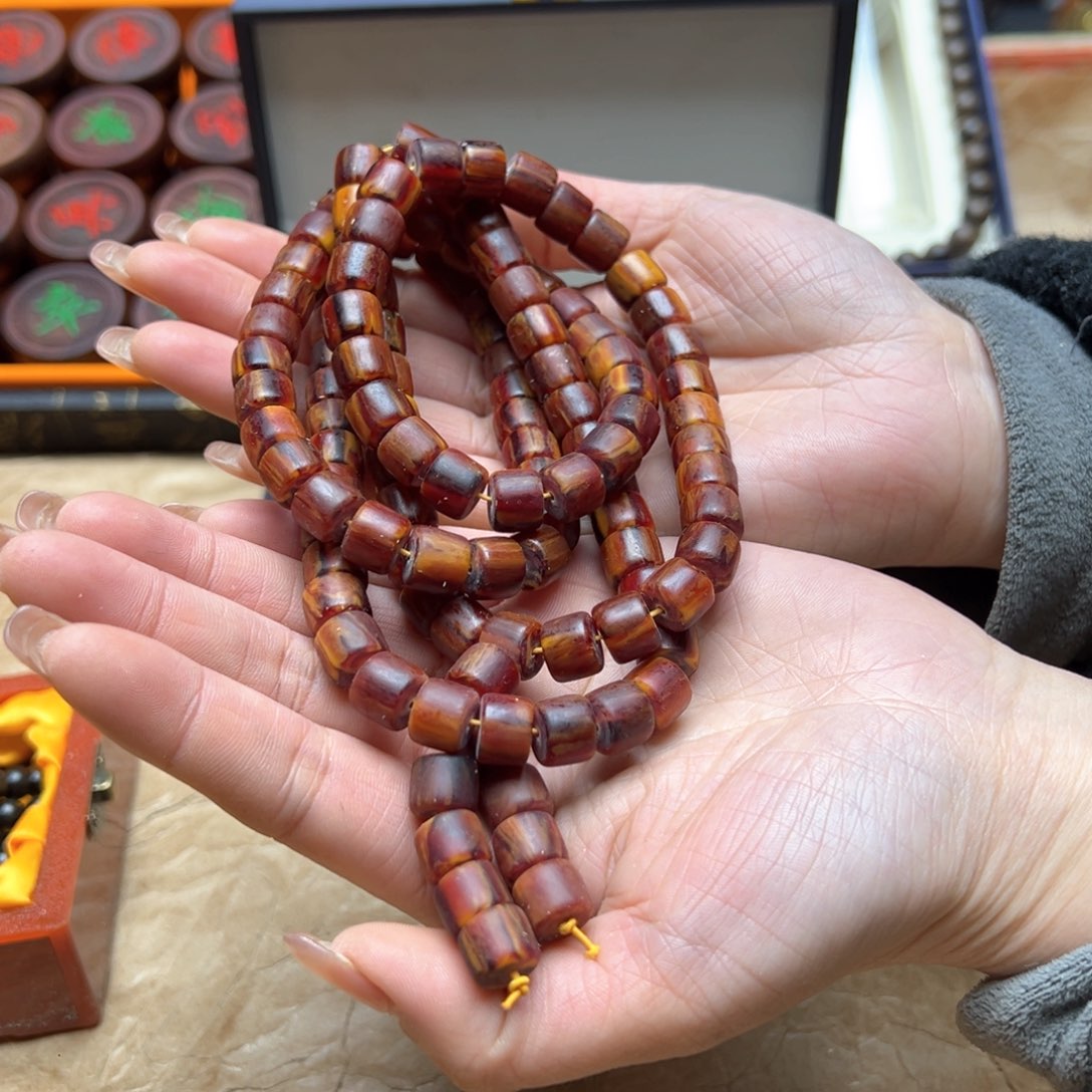 大叶紫檀（黑酸枝木类）