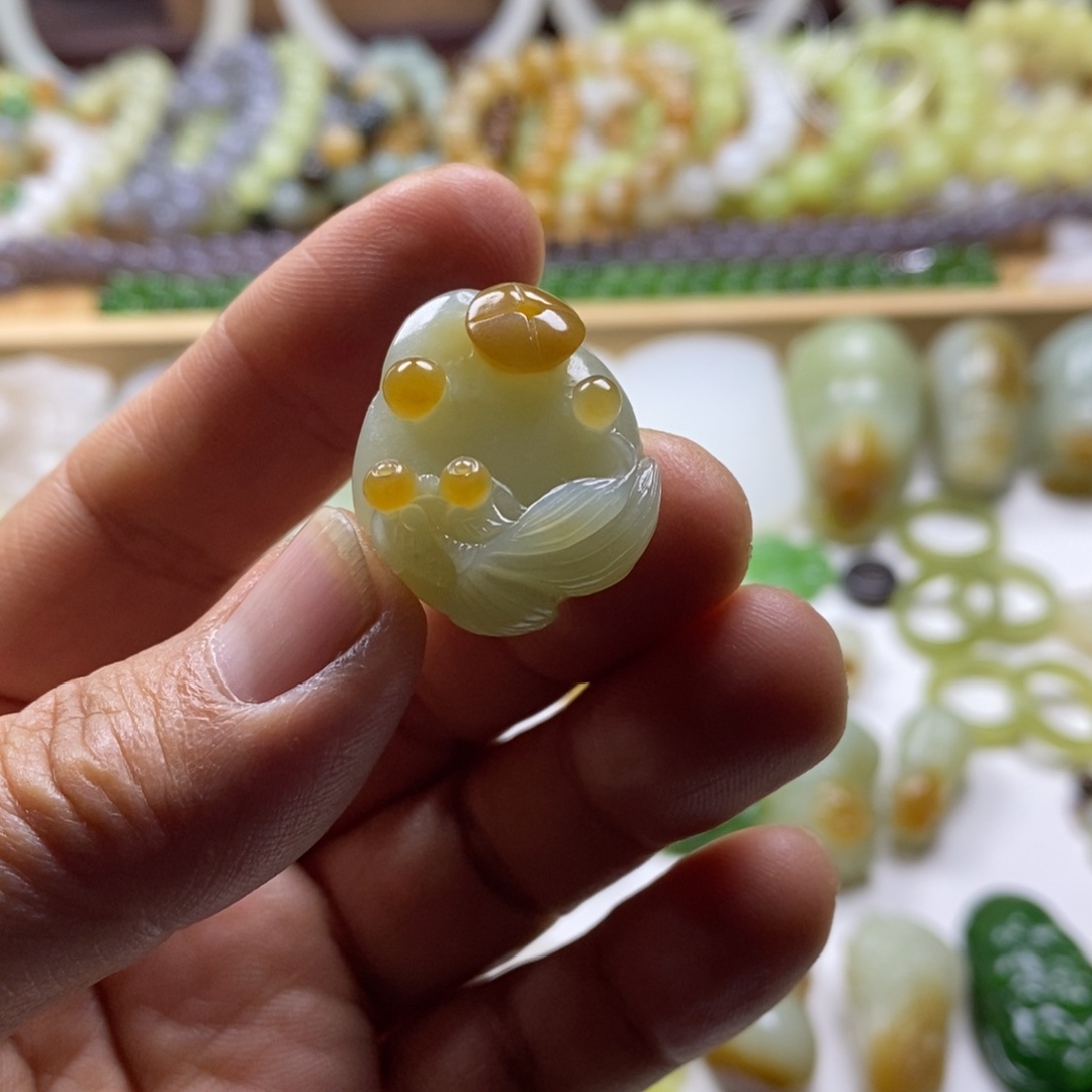 和田玉（糖玉）未镶嵌颈饰