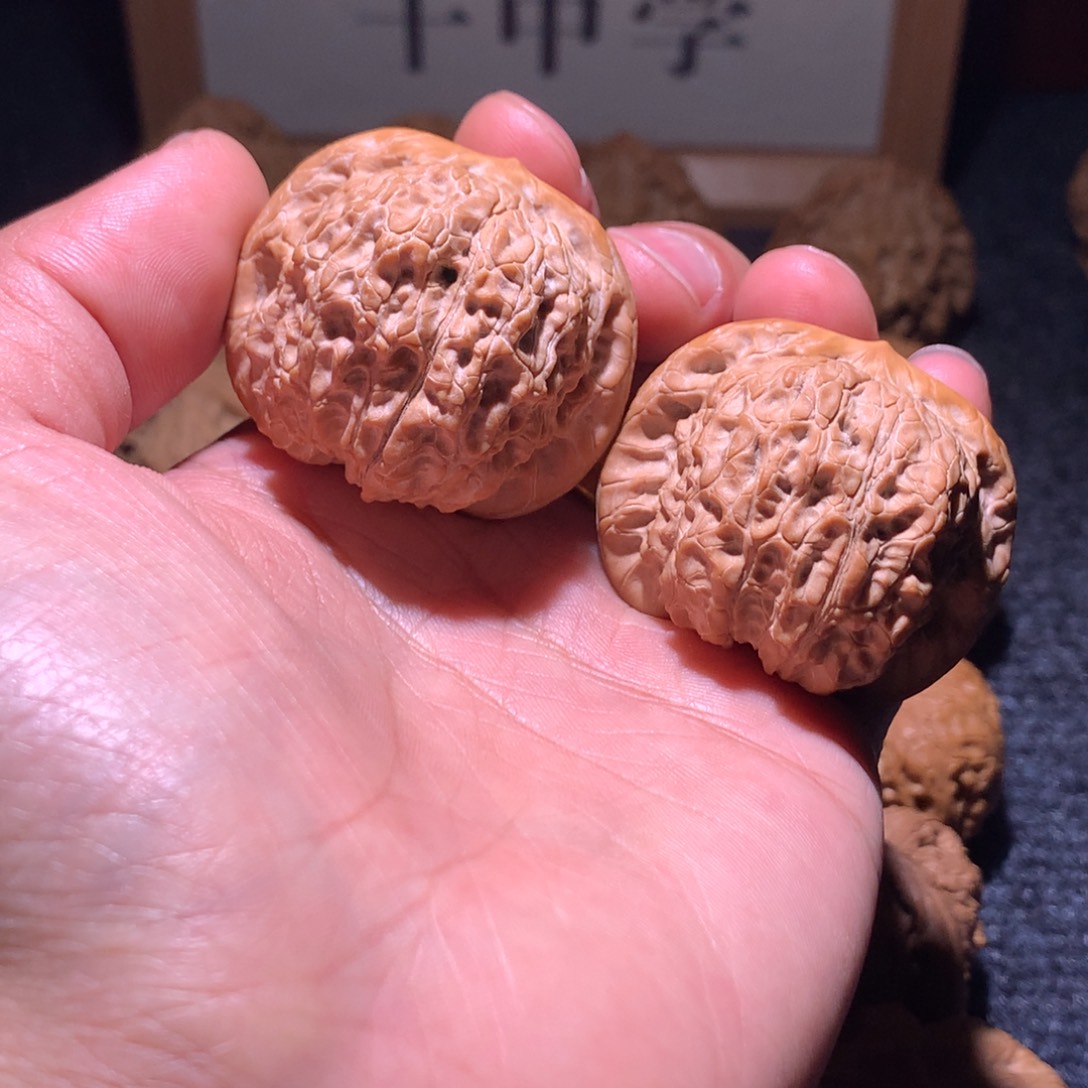 文玩核桃把件41血麒麟