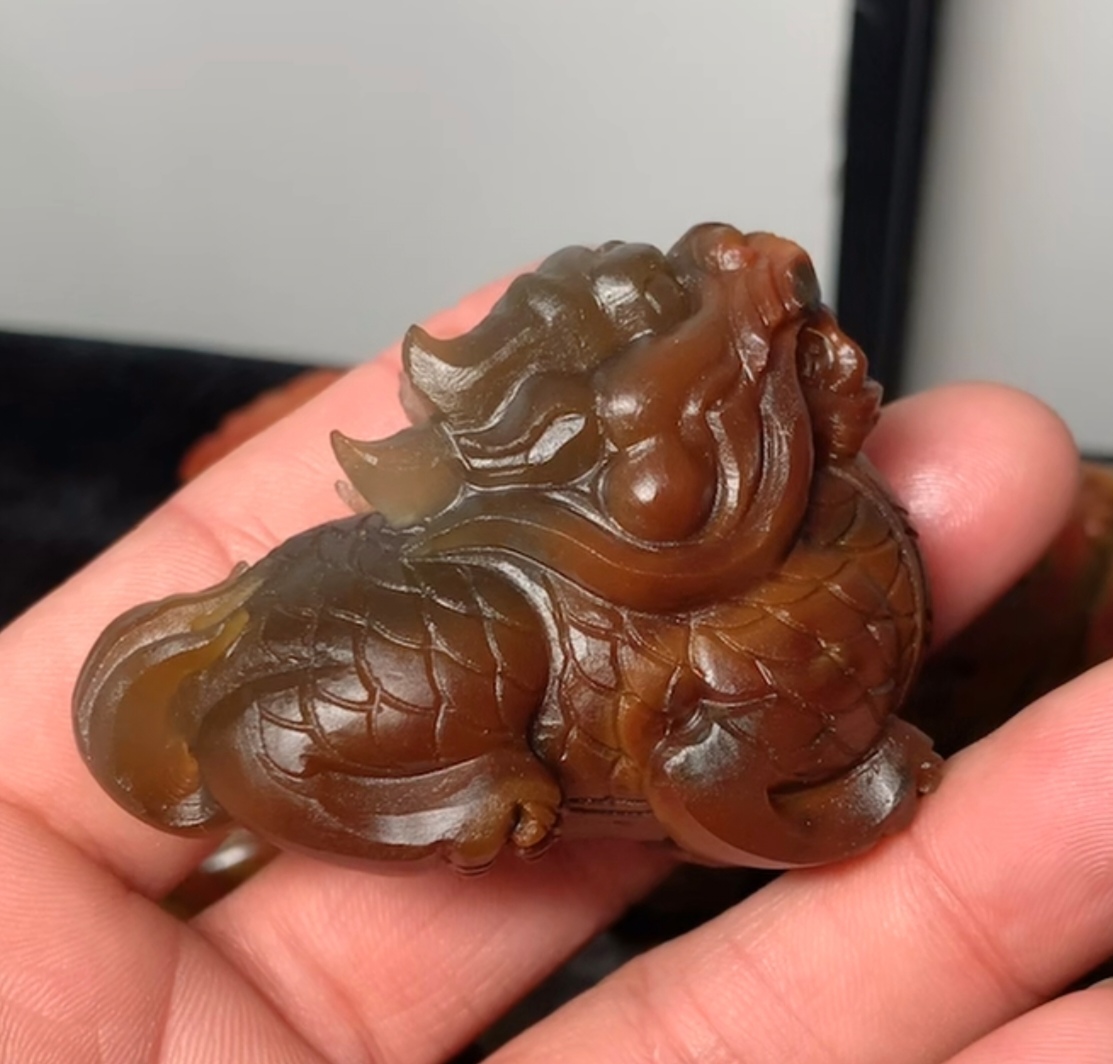 小众天然玛瑙巧色巧雕无染色无注胶