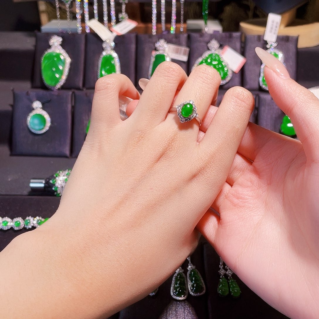 奥****翡翠银S925镶嵌戒指戒指