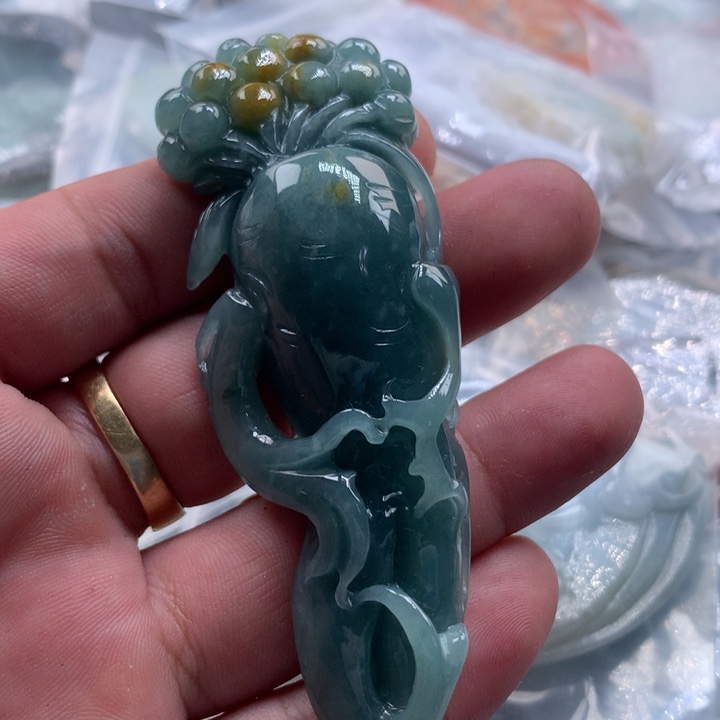 山***界翡翠未镶嵌颈饰保真天然a货翡翠