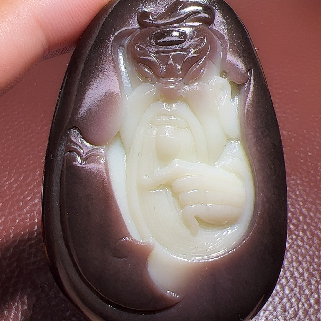 亮***）和田玉未镶嵌颈饰