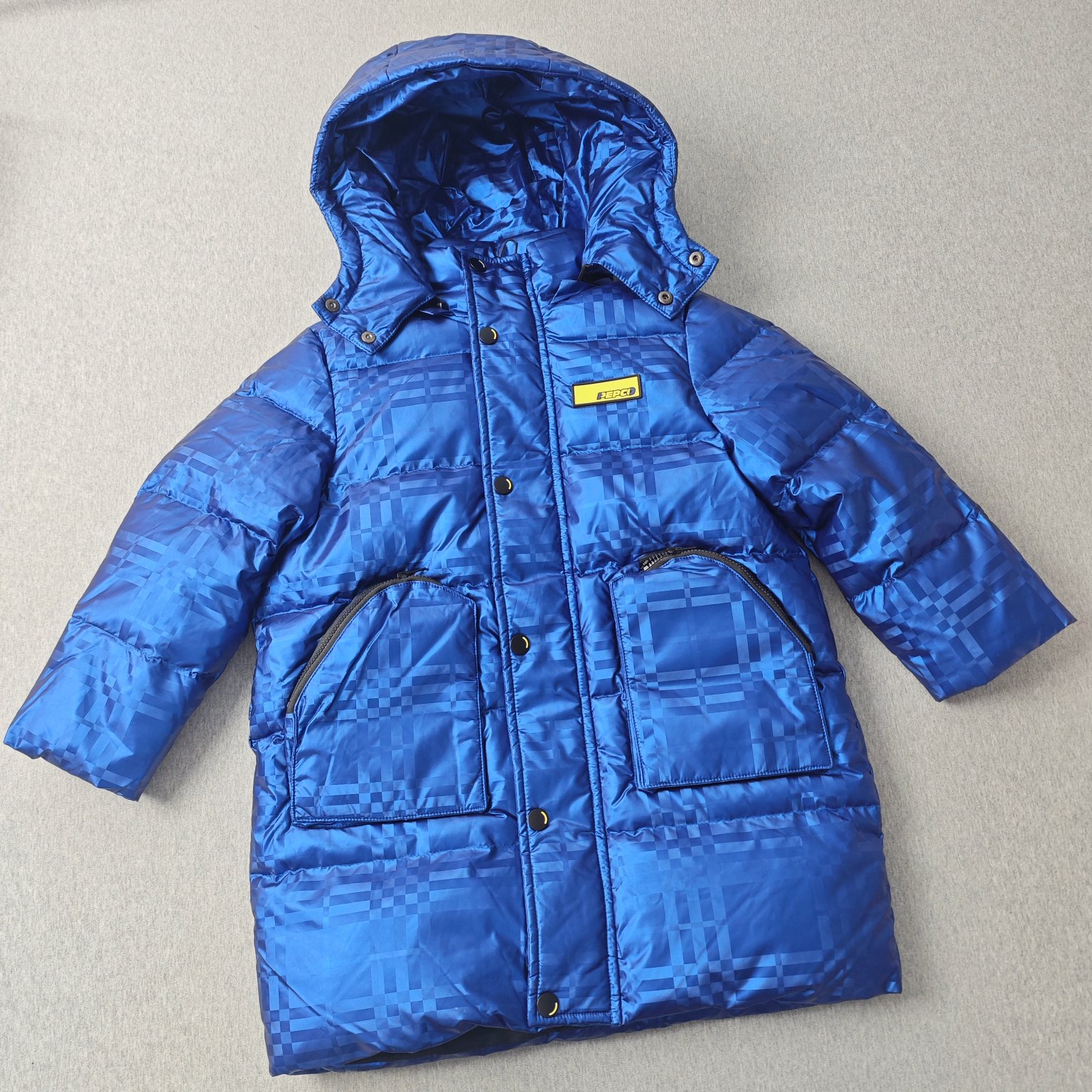 小猪男中大童大厚极寒中长款免洗羽绒服