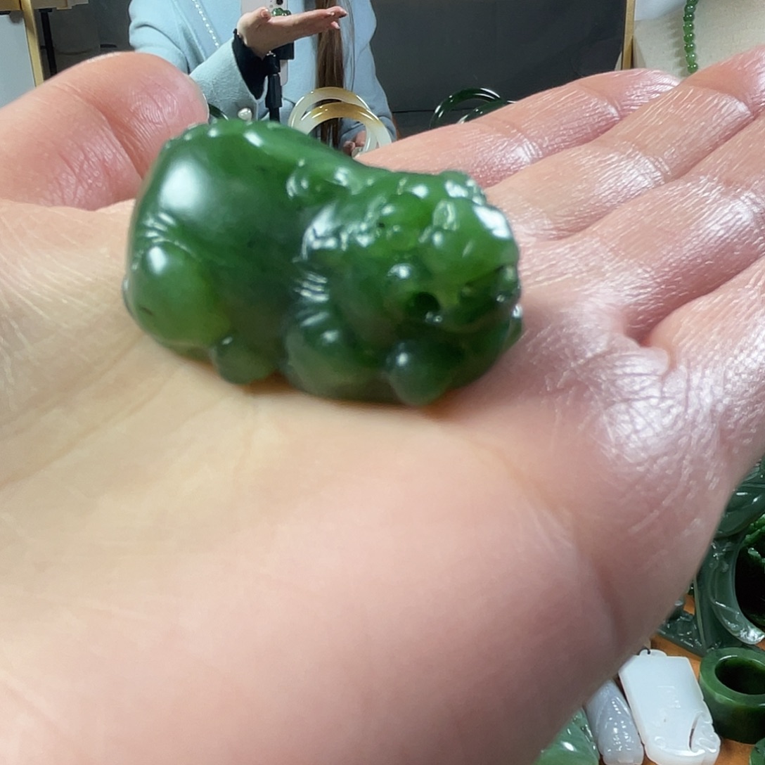 坚***酷和田玉（碧玉）未镶嵌挂件