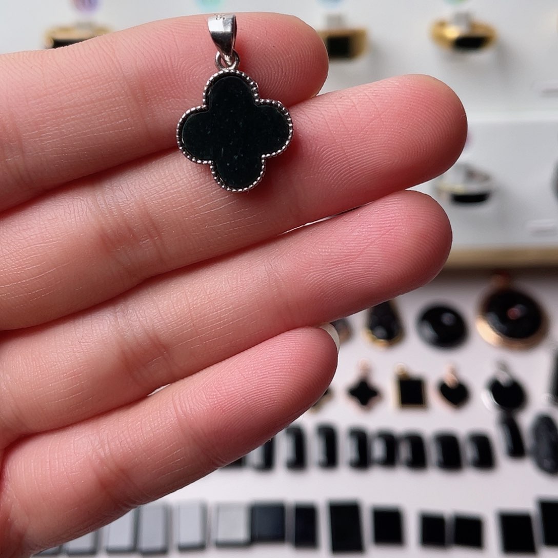 翡翠颈饰银S925镶嵌吊坠