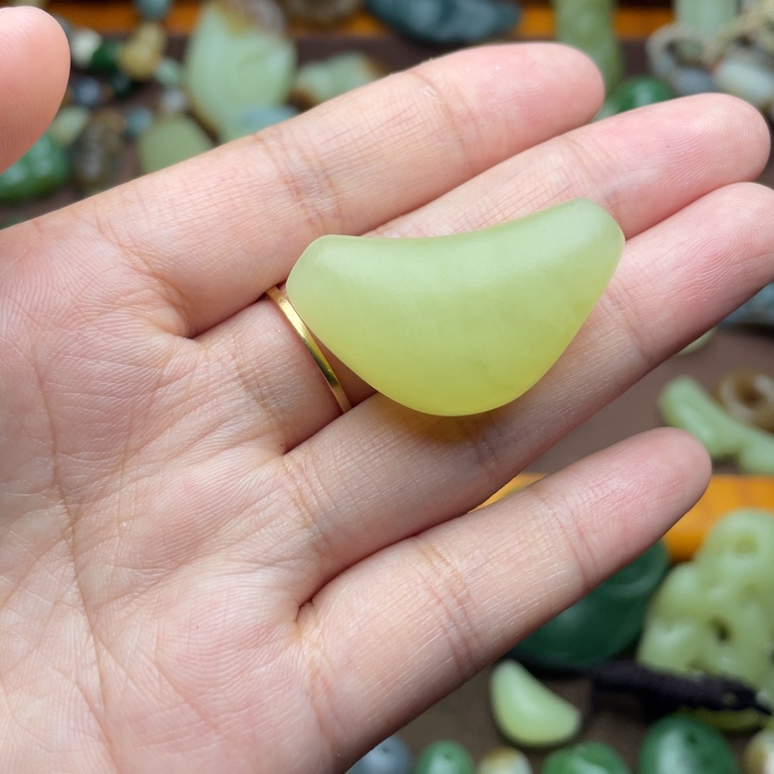 【闪购商品】和田玉未镶嵌颈饰兮*⁺