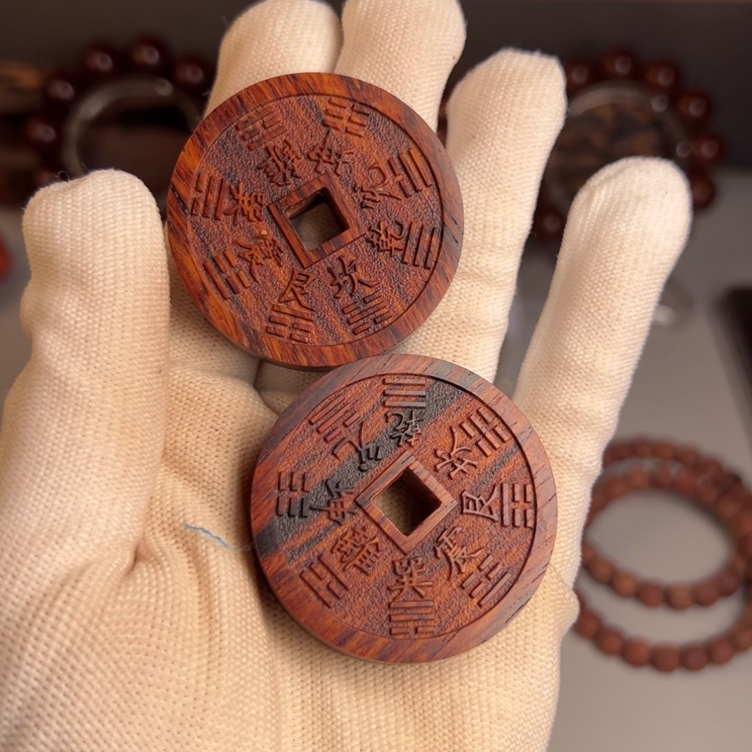 花梨木类《山鬼》红降花梨公吊坠