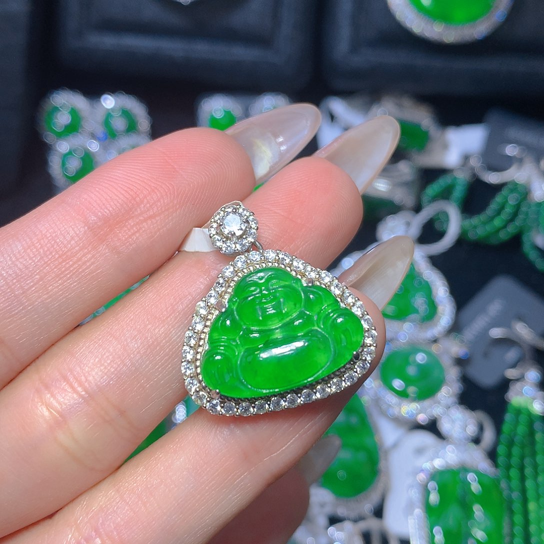 翡翠颈饰银S925镶嵌翡翠