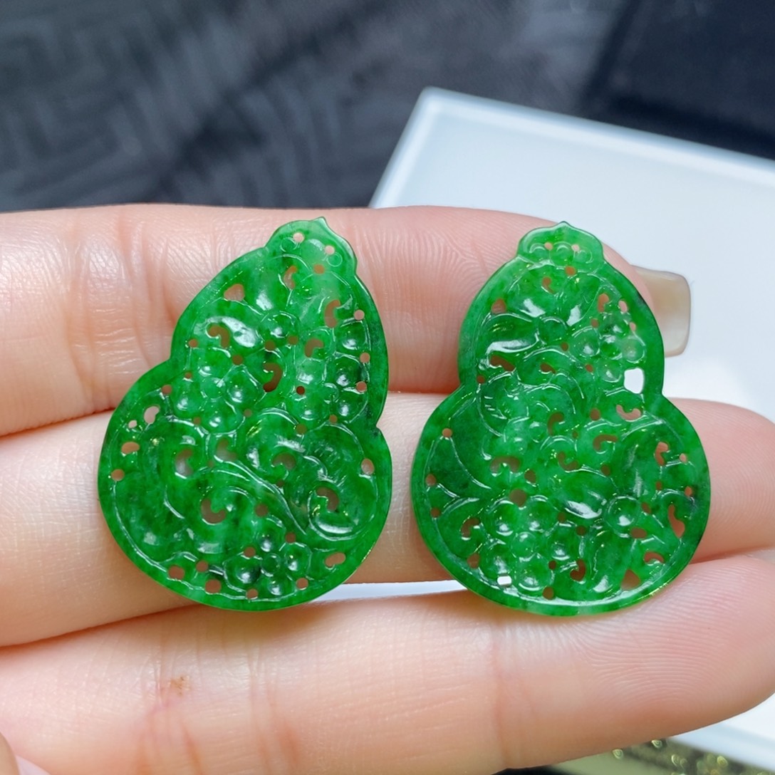 翡翠未镶嵌耳饰葫芦镂空雕花片